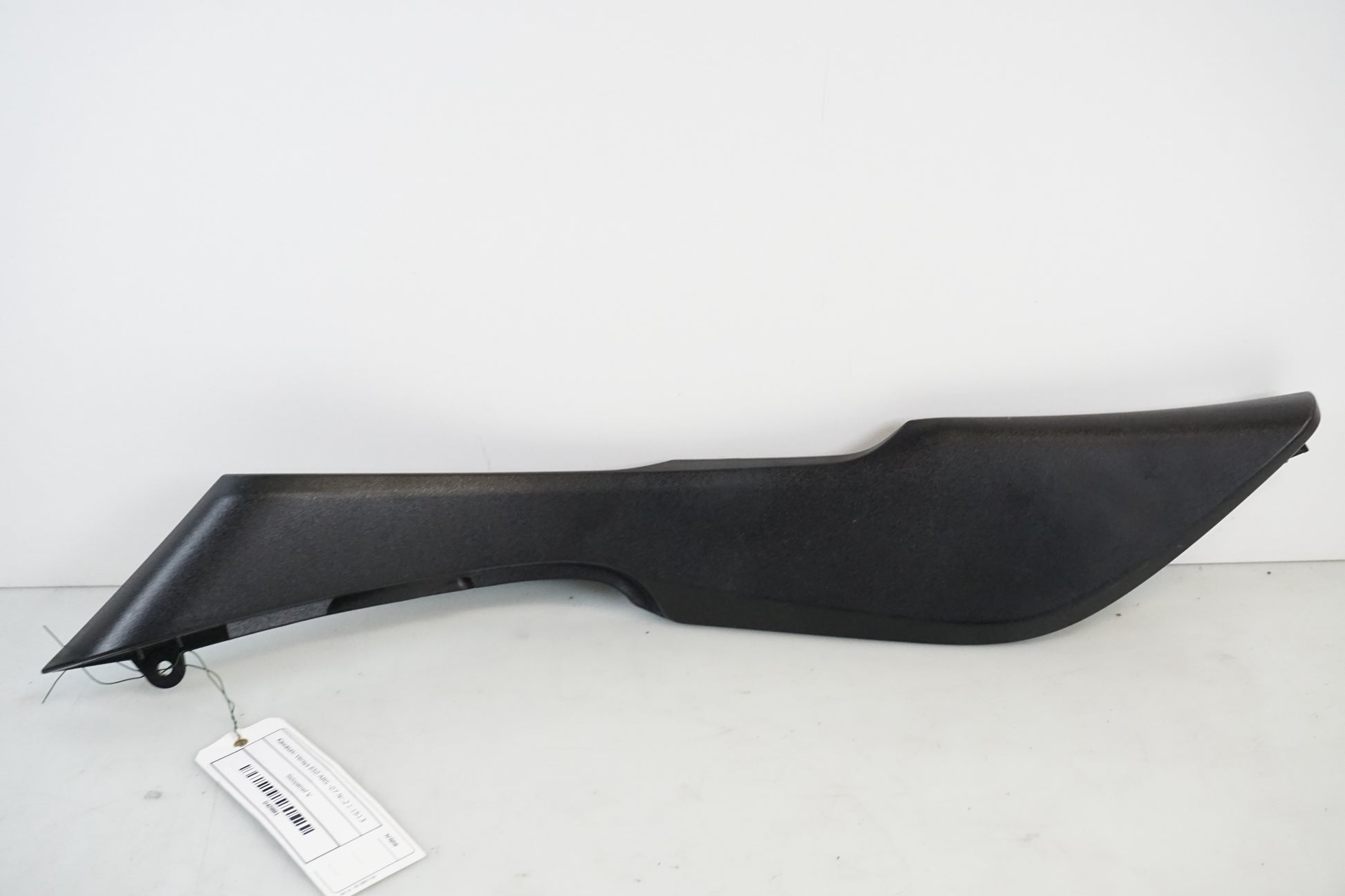 Framsidan på Sidopanel från en Kawasaki Versys 650 -2007 motorcykel.