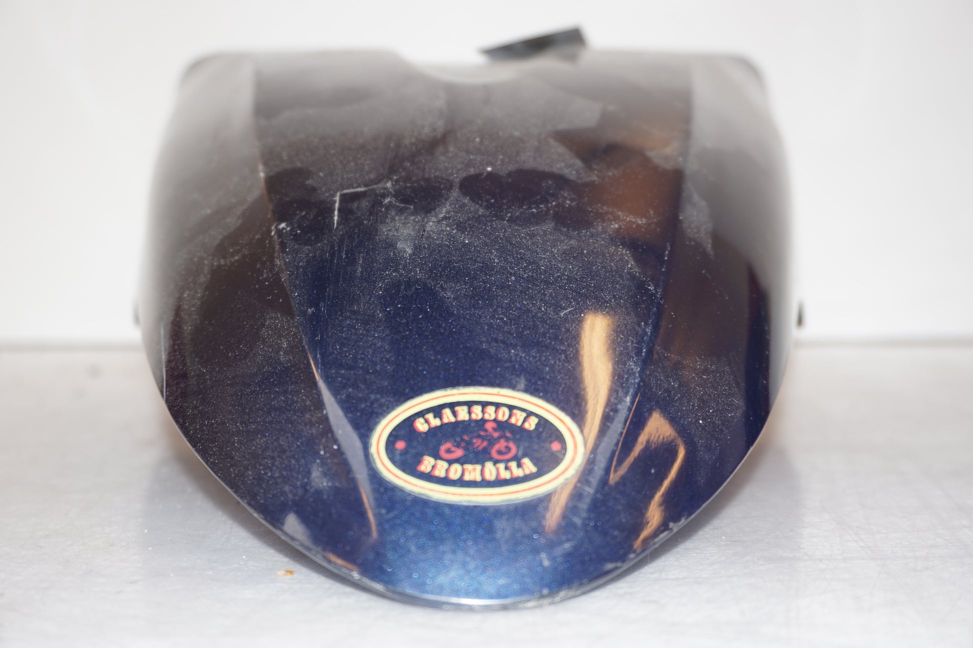 Baksidan på Framskärm från en Suzuki GSX 1100 F -1988 motorcykel.