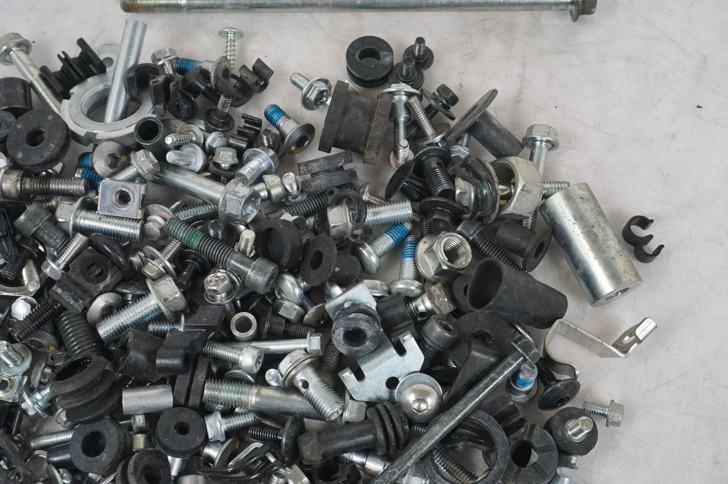 Śruba / Nakrętka itd.