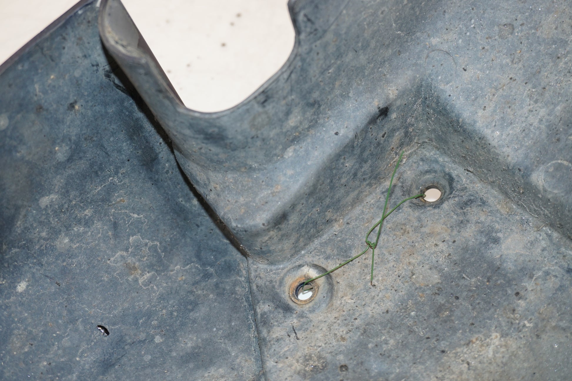 Extrabild3 på Framskärm från en Suzuki GSX 1100 F -1988 motorcykel.