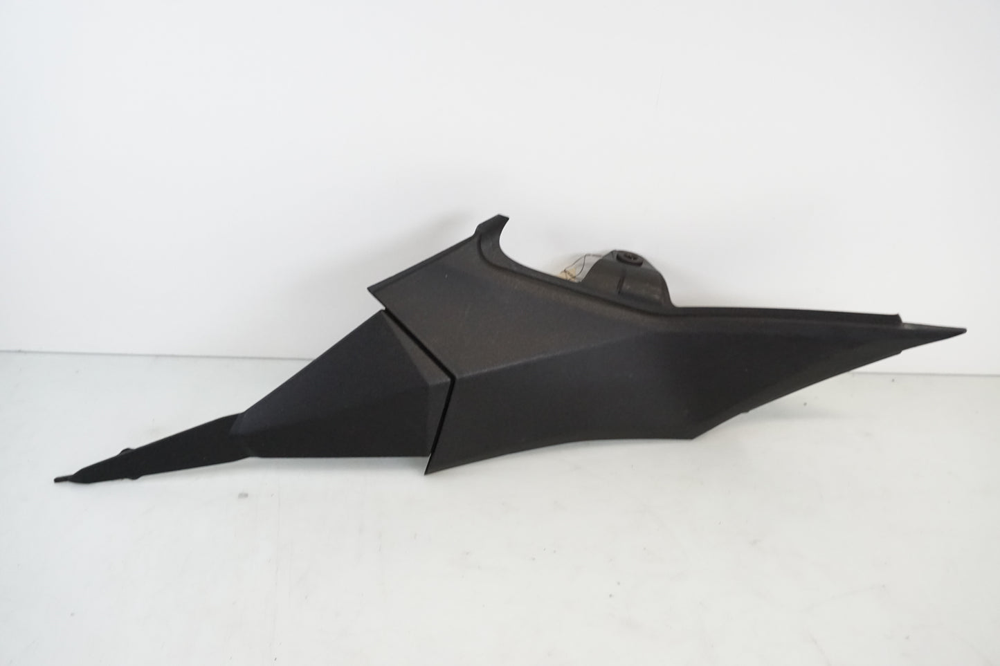 Framsidan på Sidopanel från en Kawasaki Z 800 -2014 motorcykel.