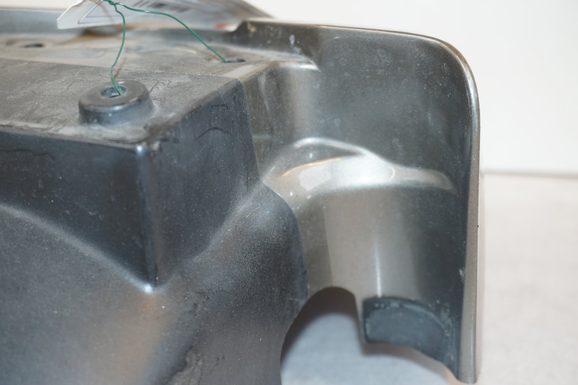 Snett uppifrån på Framskärm från en Suzuki GSX 1100 F -1991 motorcykel.