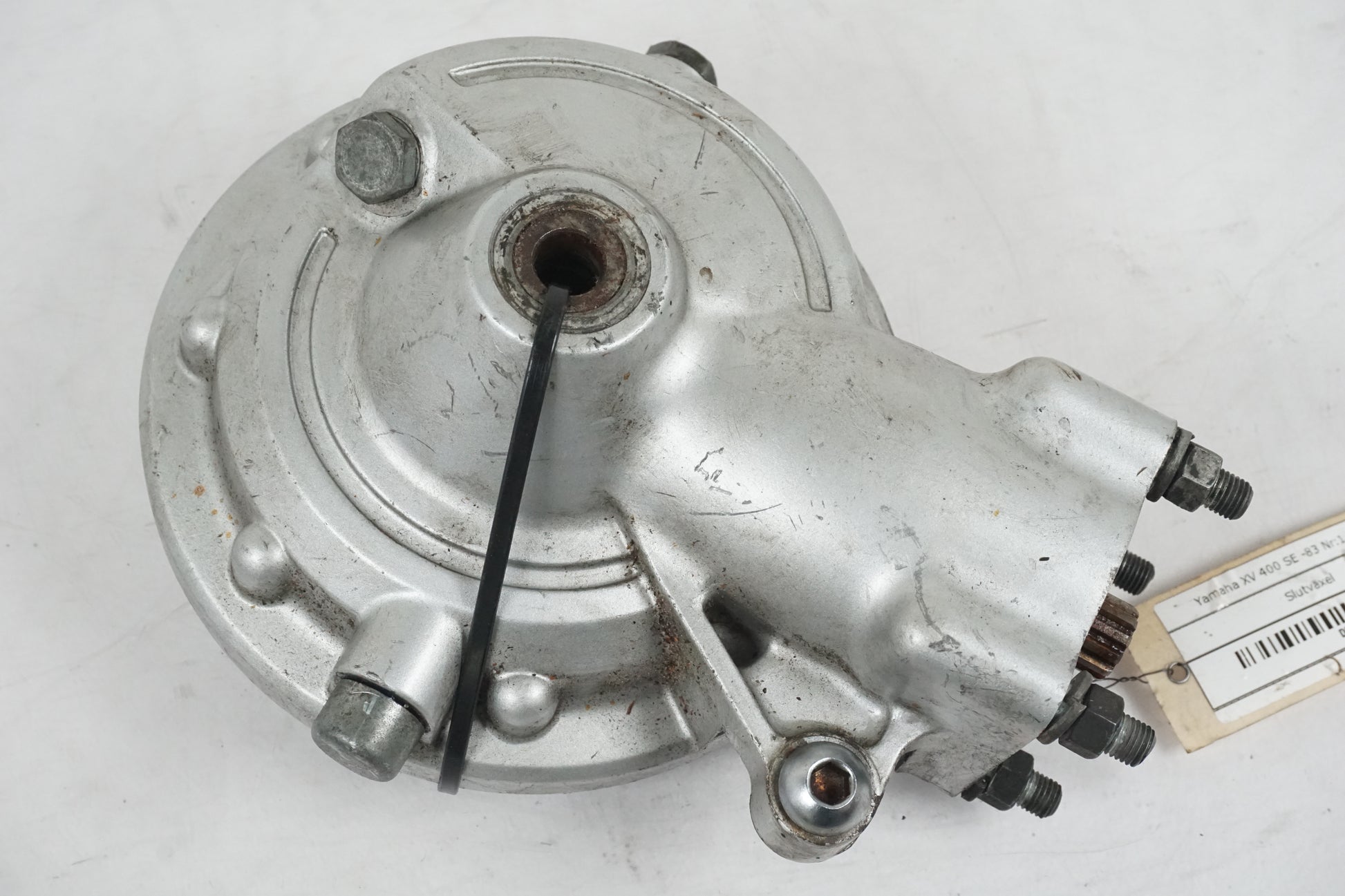 Framsidan på Slutväxel från en Yamaha XV 400 -1983 motorcykel.