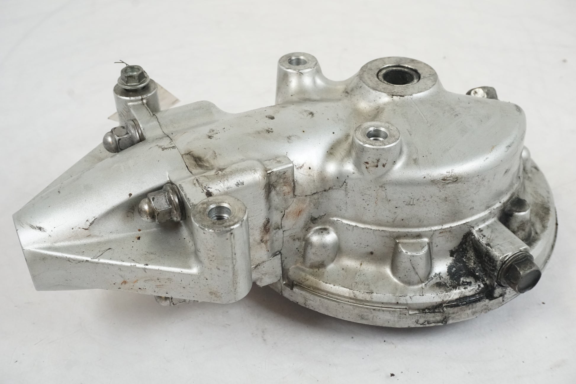 Snett nerifrån på Slutväxel från en Yamaha XVS 1100 -2006 motorcykel.