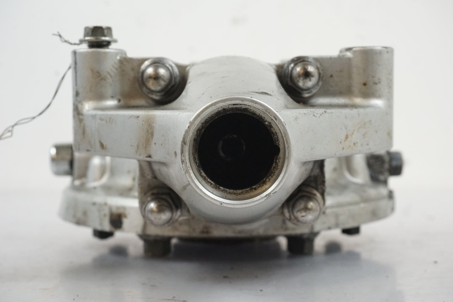 Extrabild2 på Slutväxel från en Yamaha XVS 1100 -2006 motorcykel.