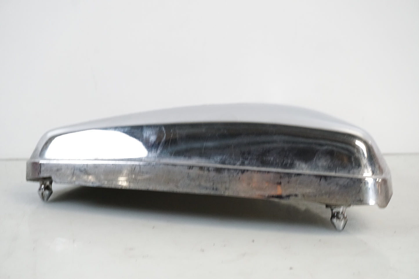 Vänster sida på Sidopanel från en Kawasaki VN 750 -1993 motorcykel.