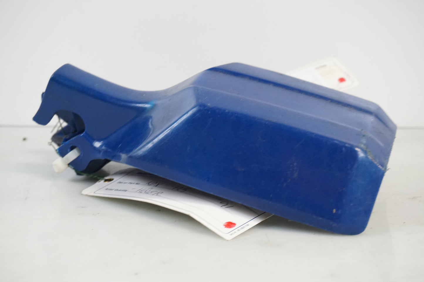 Snett uppifrån på Handskydd från en Kawasaki KDX 125 -1991 motorcykel.