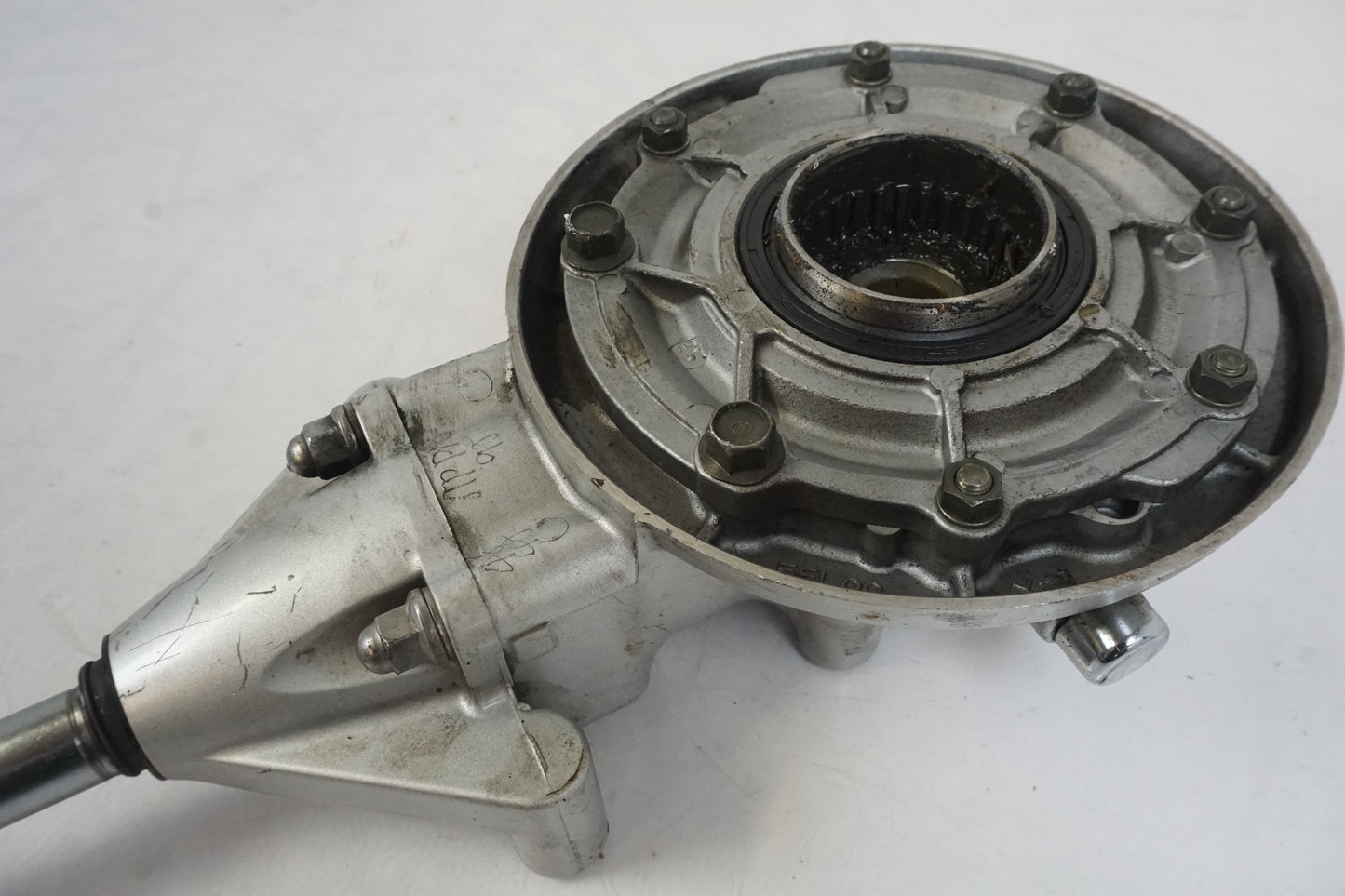 Extrabild6 på Slutväxel från en Yamaha XVS 1100 -2000 motorcykel.