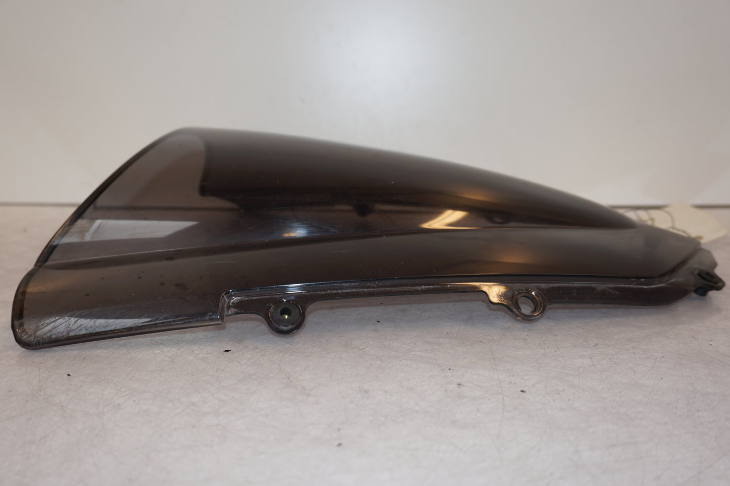 Höger sida på Vindruta från en Triumph Daytona 650 -2005 motorcykel.