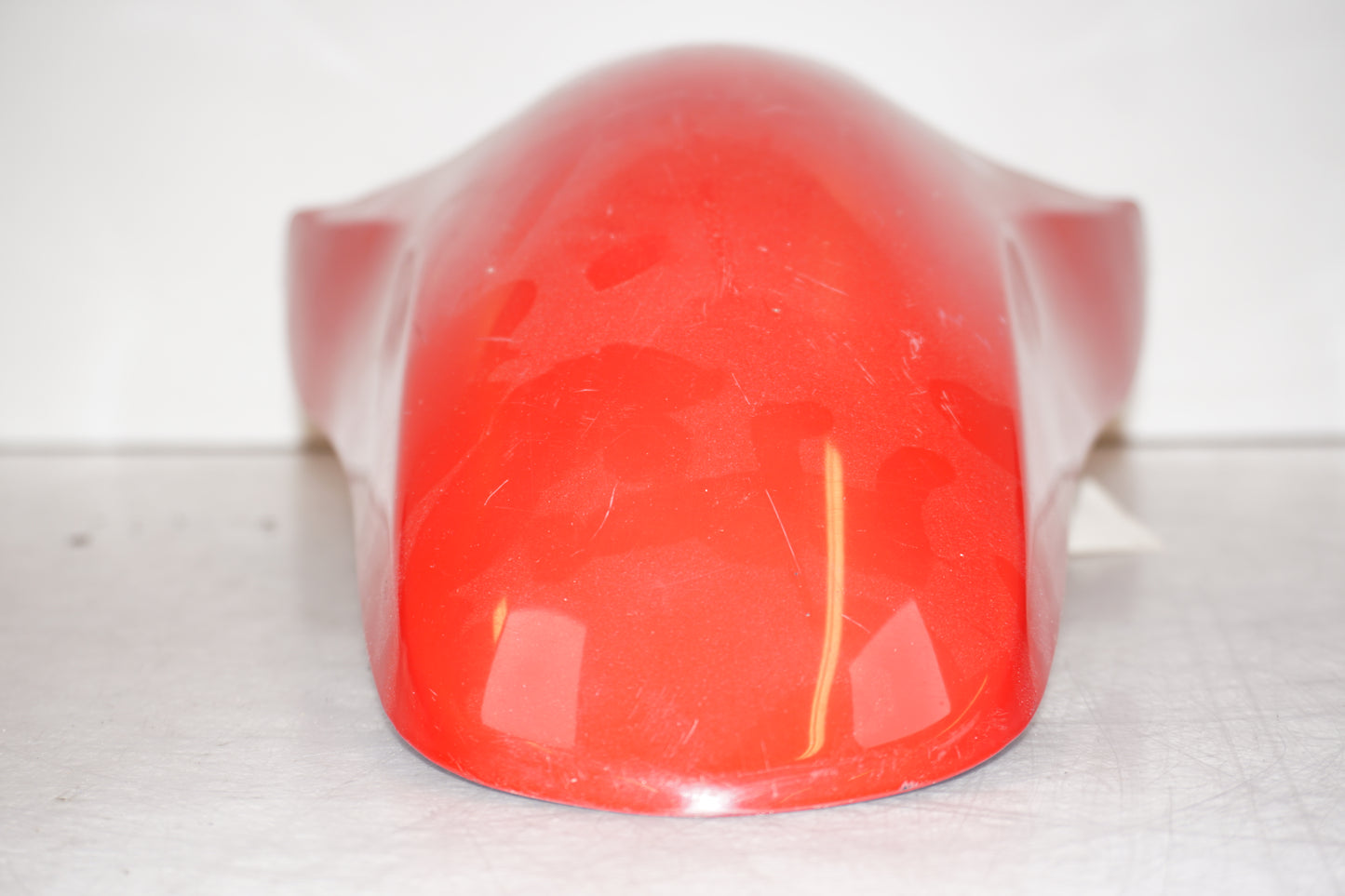 Baksidan på Framskärm från en Suzuki RF 600 R -1993 motorcykel.