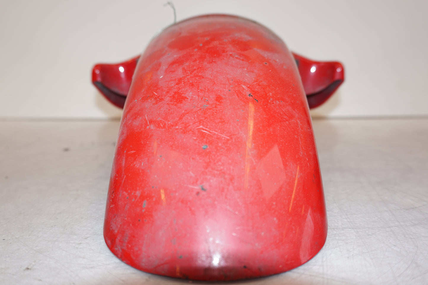 Vänster sida på Framskärm från en Suzuki RF 600 R -1993 motorcykel.