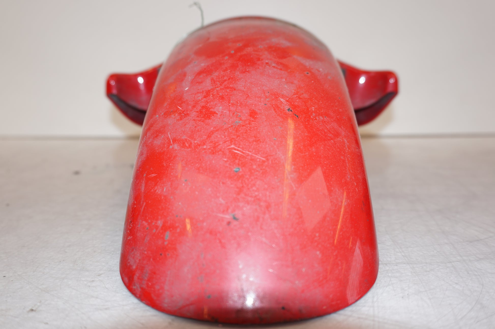 Vänster sida på Framskärm från en Suzuki RF 600 R -1993 motorcykel.