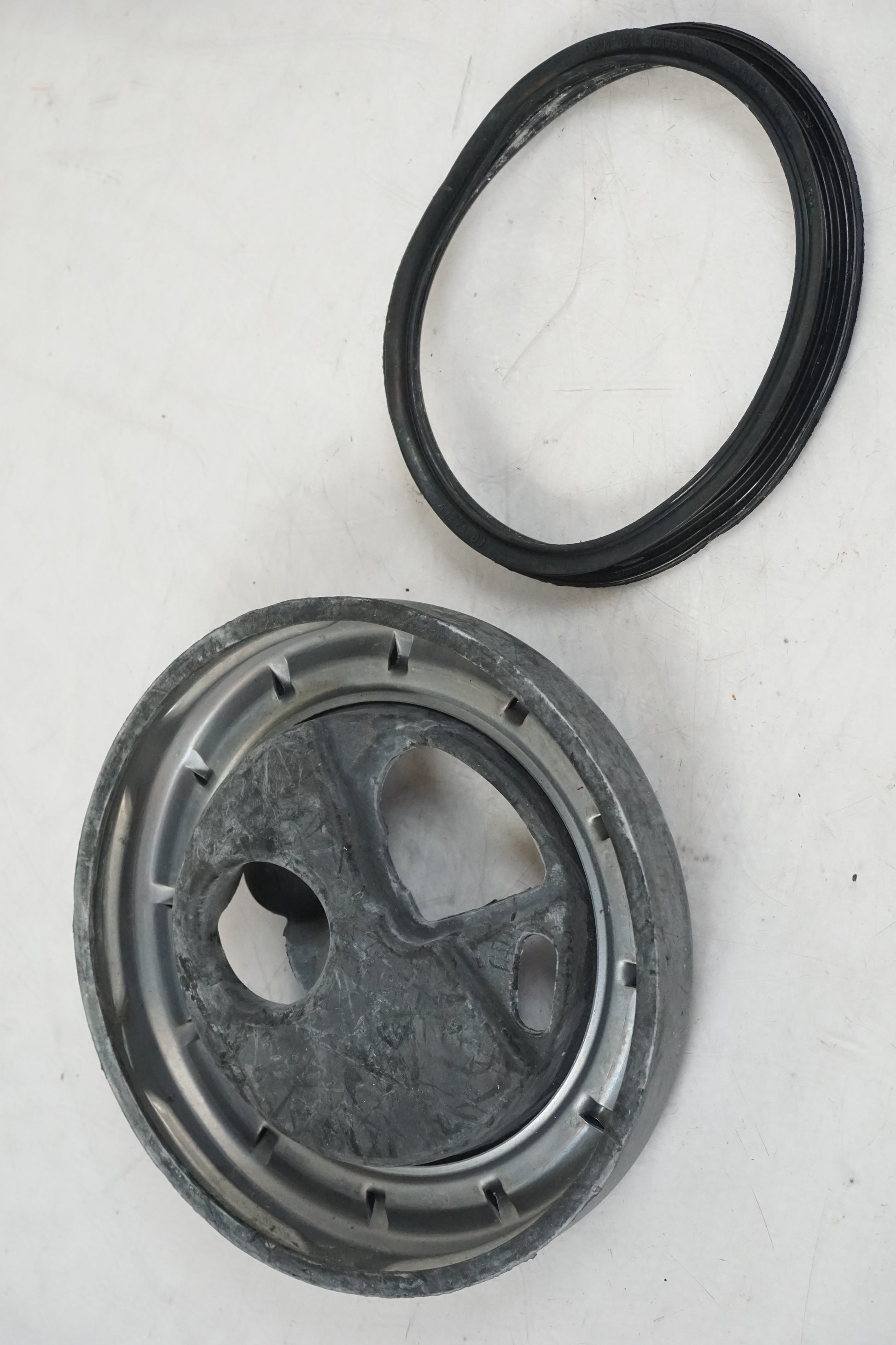 Höger sida på Bensinpump insprut från en BMW F 800 R -2011 motorcykel.