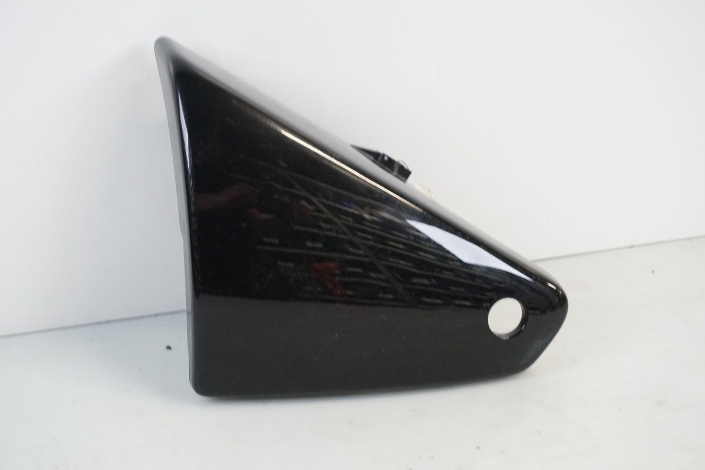 Framsidan på Sidopanel från en Kawasaki VN 900 -2008 motorcykel.