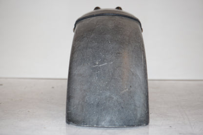 Baksidan på Framskärm från en Suzuki DR 750 S -1988 motorcykel.