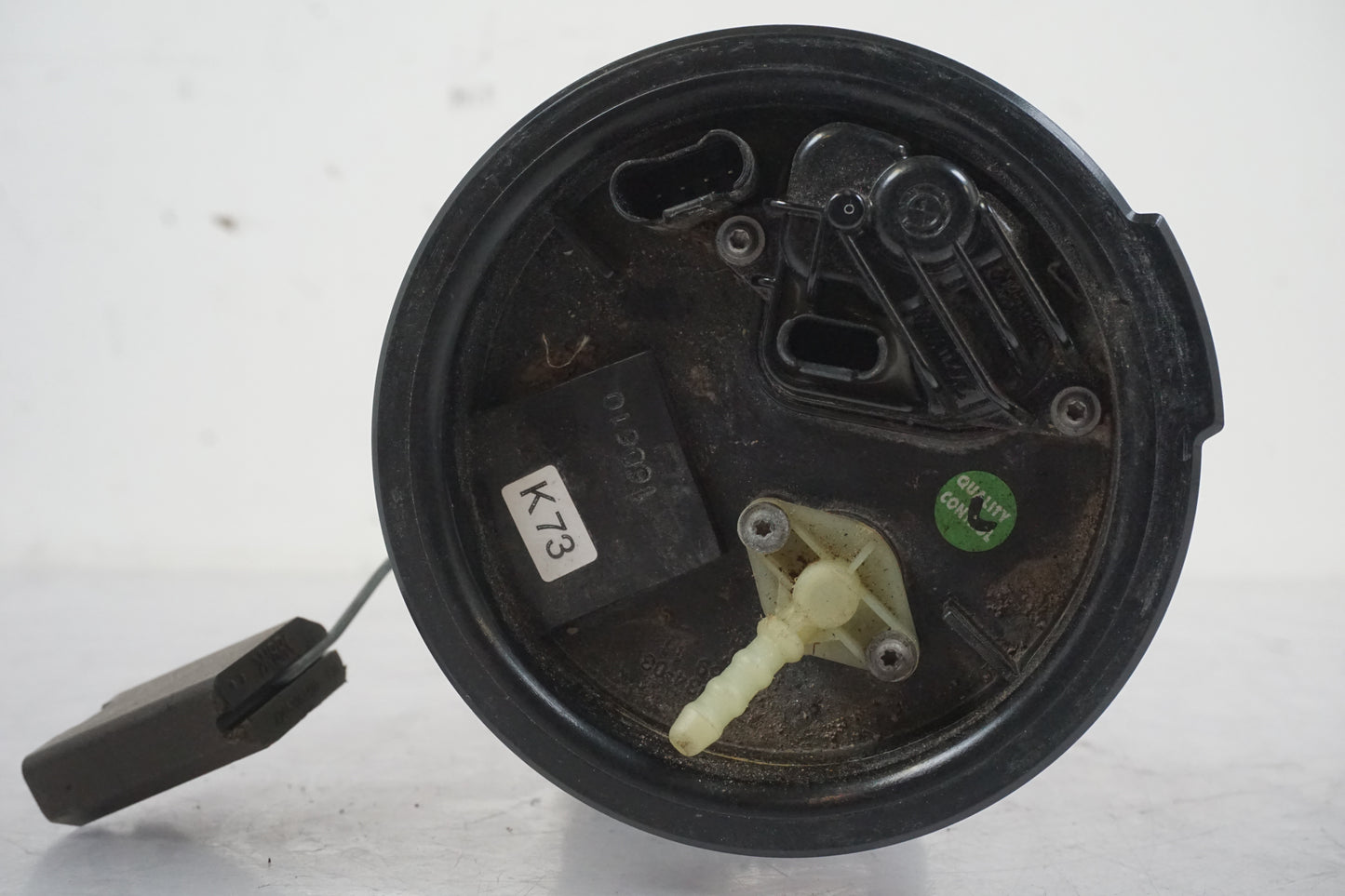 Extrabild5 på Bensinpump insprut från en BMW F 800 R -2011 motorcykel.