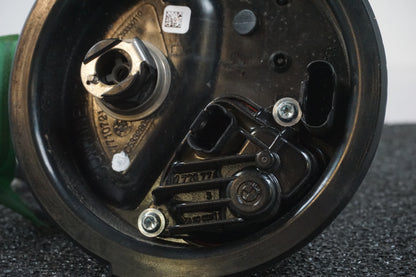 Extrabild1 på Bensinpump insprut från en BMW S 1000 R -2015 motorcykel.