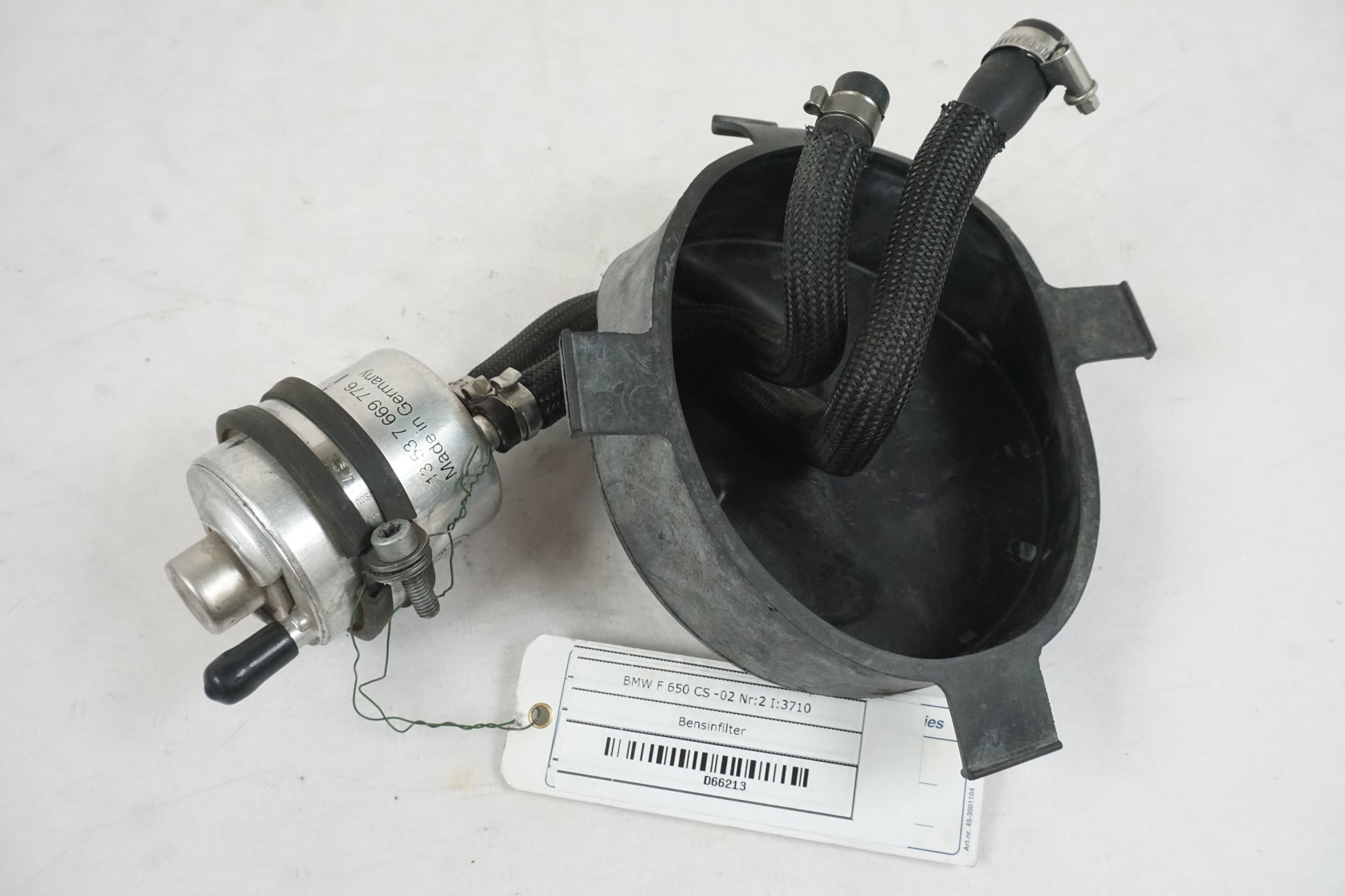 Framsidan på Bensinfilter från en BMW F 650 CS -2002 motorcykel.