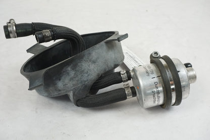 Höger sida på Bensinfilter från en BMW F 650 CS -2002 motorcykel.