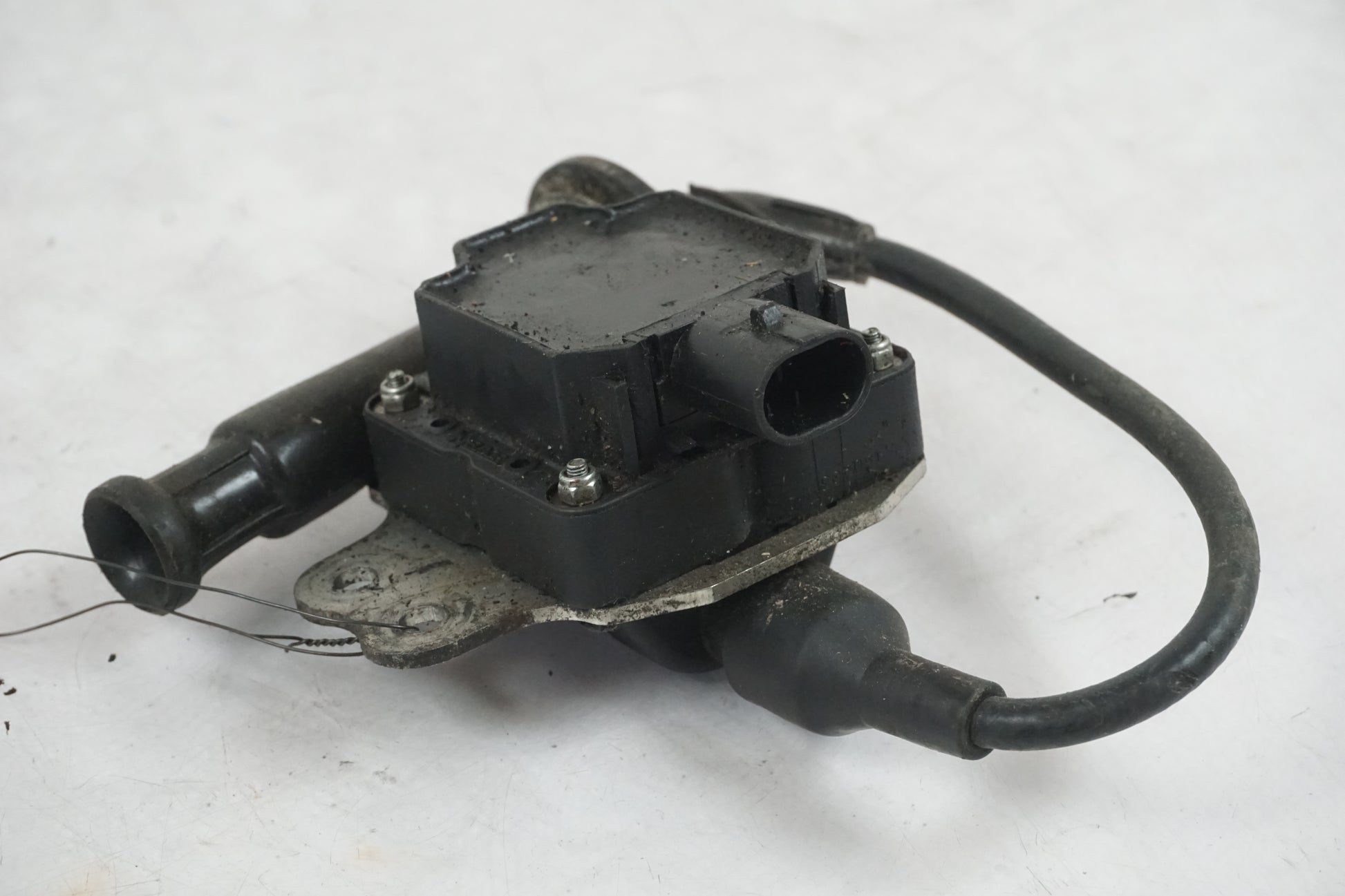 Baksidan på Tändspole från en Gasgas SM450 -2007 motorcykel.