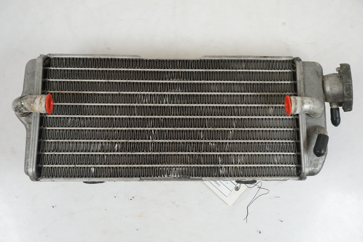 Framsidan på Vattenkyl från en Gasgas SM450 -2007 motorcykel.