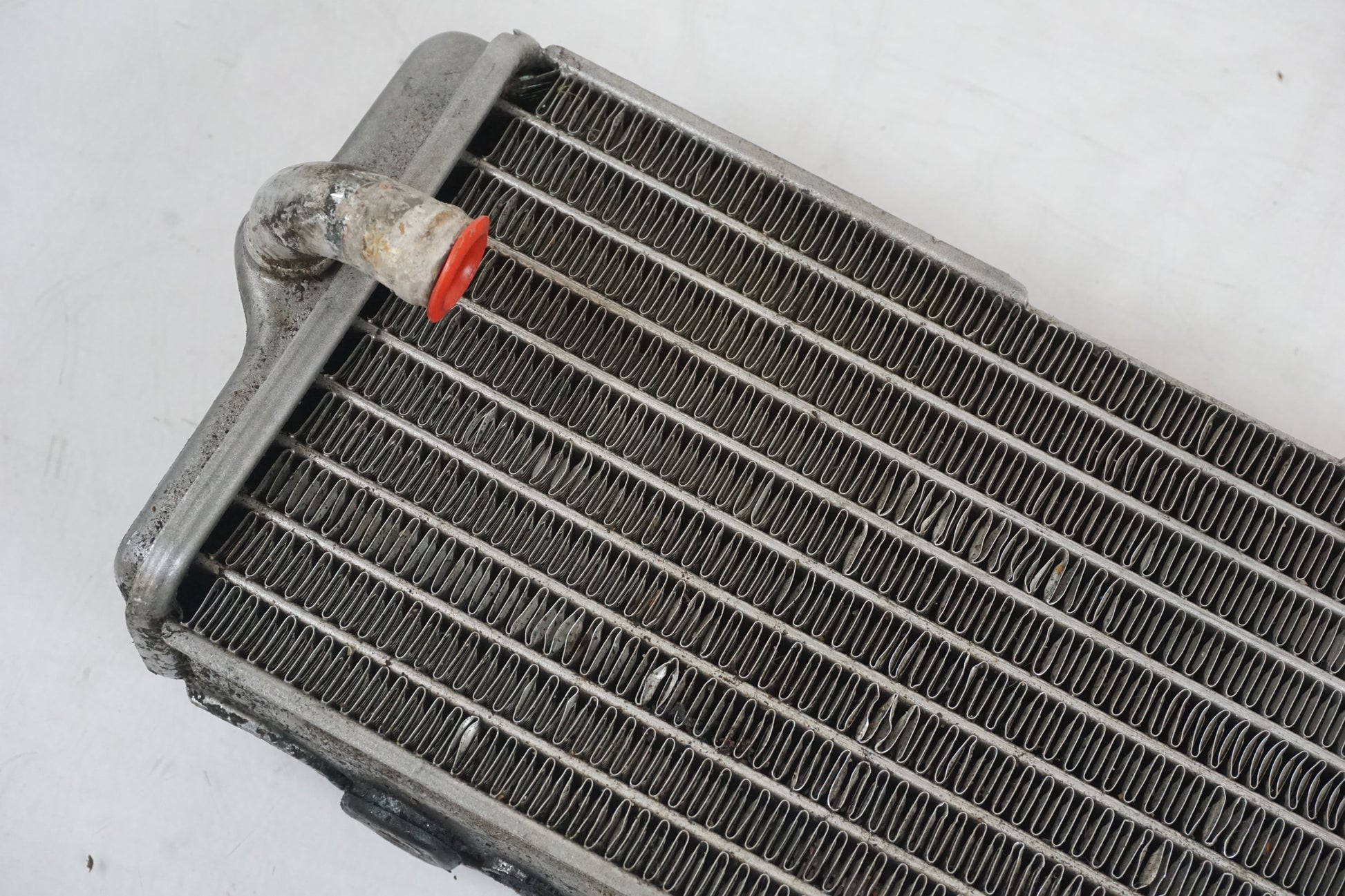 Baksidan på Vattenkyl från en Gasgas SM450 -2007 motorcykel.