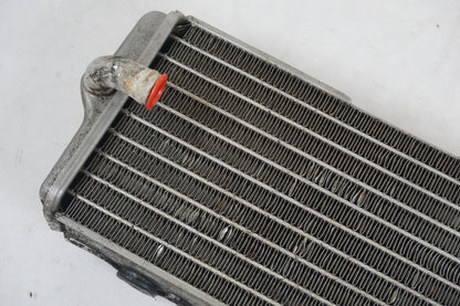 Baksidan på Vattenkyl från en Gasgas SM450 -2007 motorcykel.