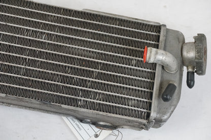 Höger sida på Vattenkyl från en Gasgas SM450 -2007 motorcykel.