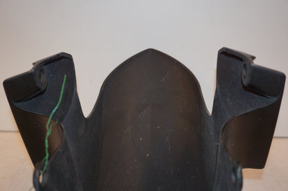 Snett nerifrån på Framskärm från en Yamaha YZF R6 -2007 motorcykel.