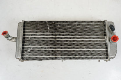 Framsidan på Vattenkyl från en Gasgas SM450 -2007 motorcykel.