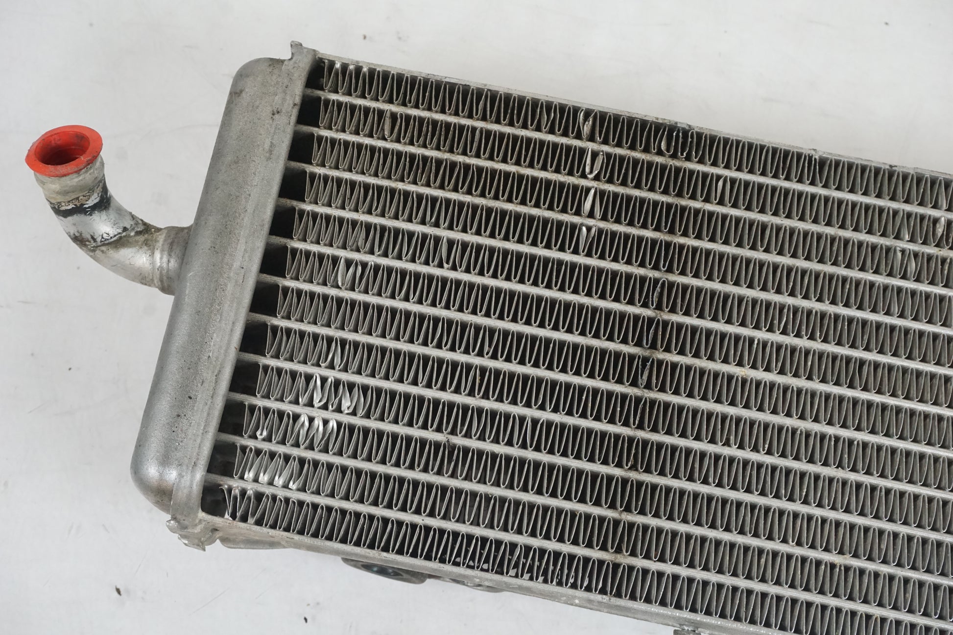 Baksidan på Vattenkyl från en Gasgas SM450 -2007 motorcykel.