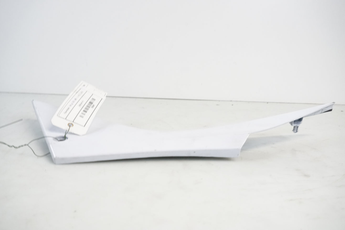 Vänster sida på Sidopanel från en Kawasaki Ninja 300 -2014 motorcykel.