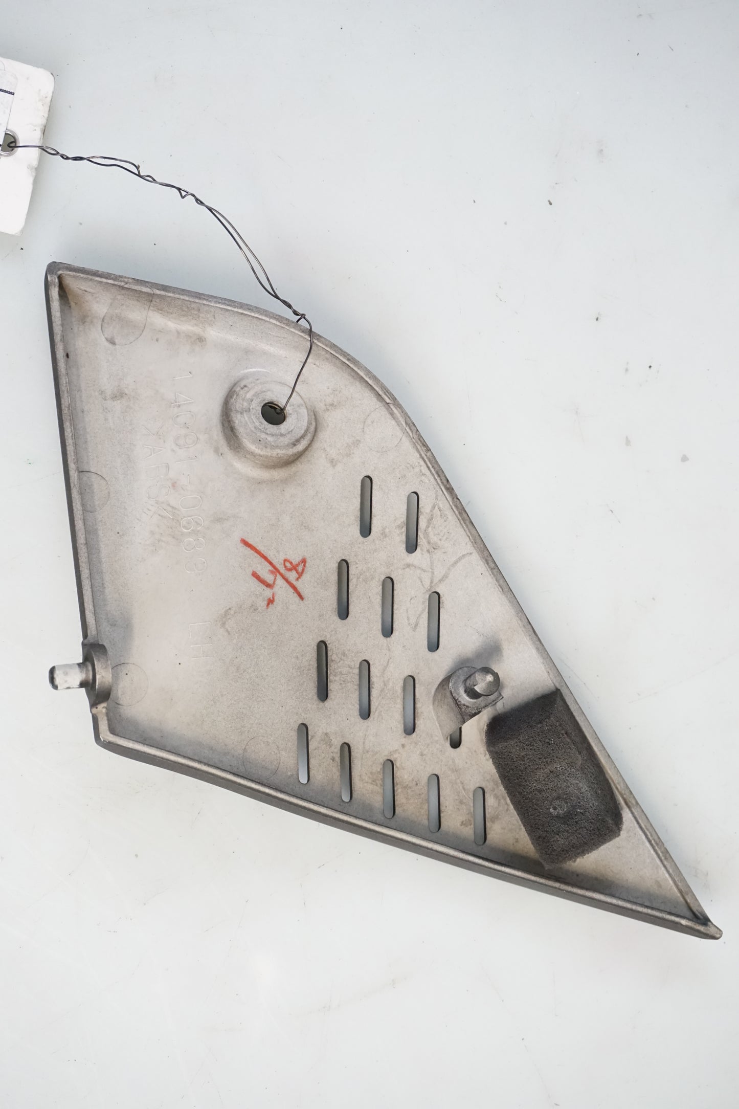 Snett nerifrån på Sidopanel från en Kawasaki Z 750 -2008 motorcykel.