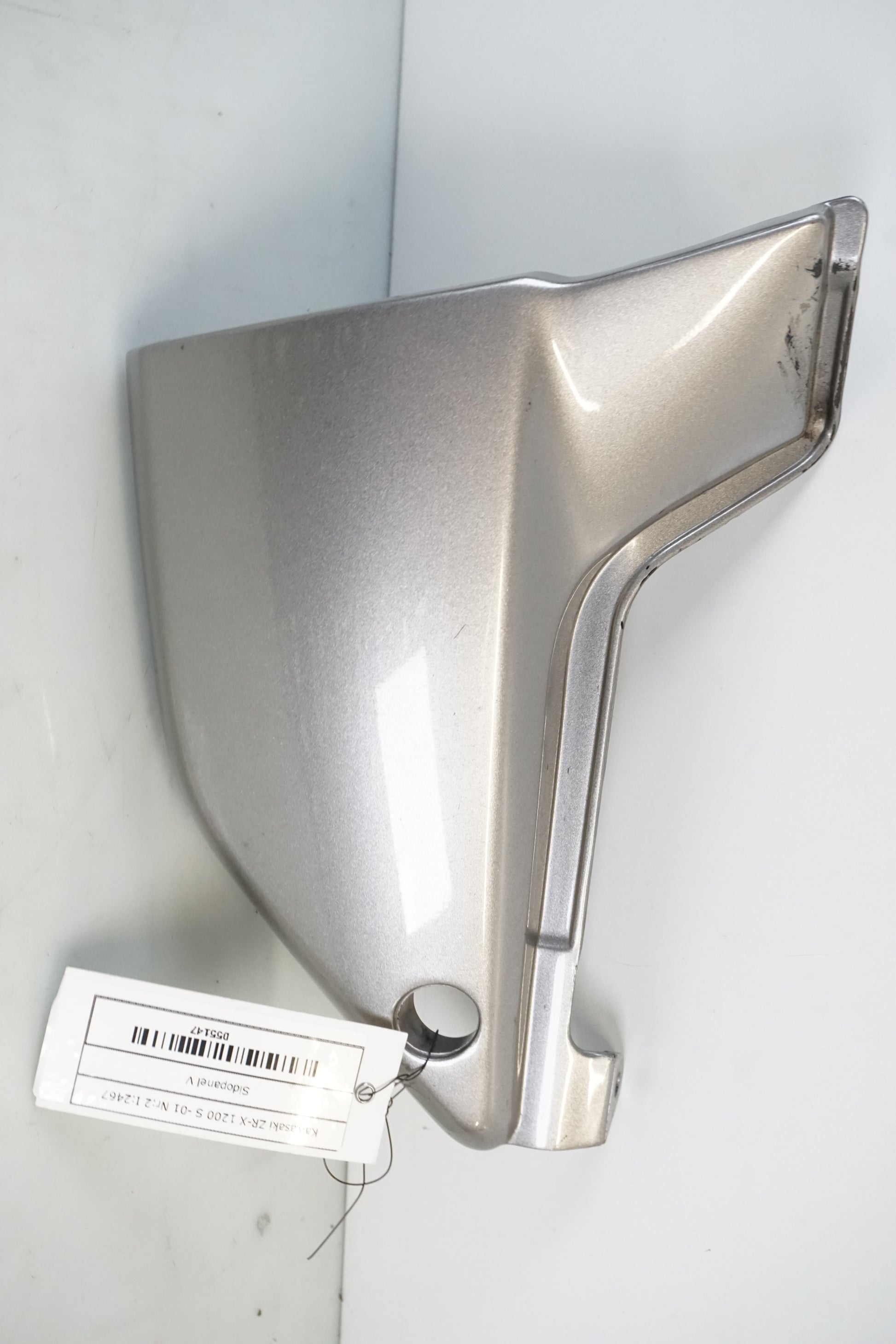 Framsidan på Sidopanel från en Kawasaki ZR-X 1200 S -2001 motorcykel.