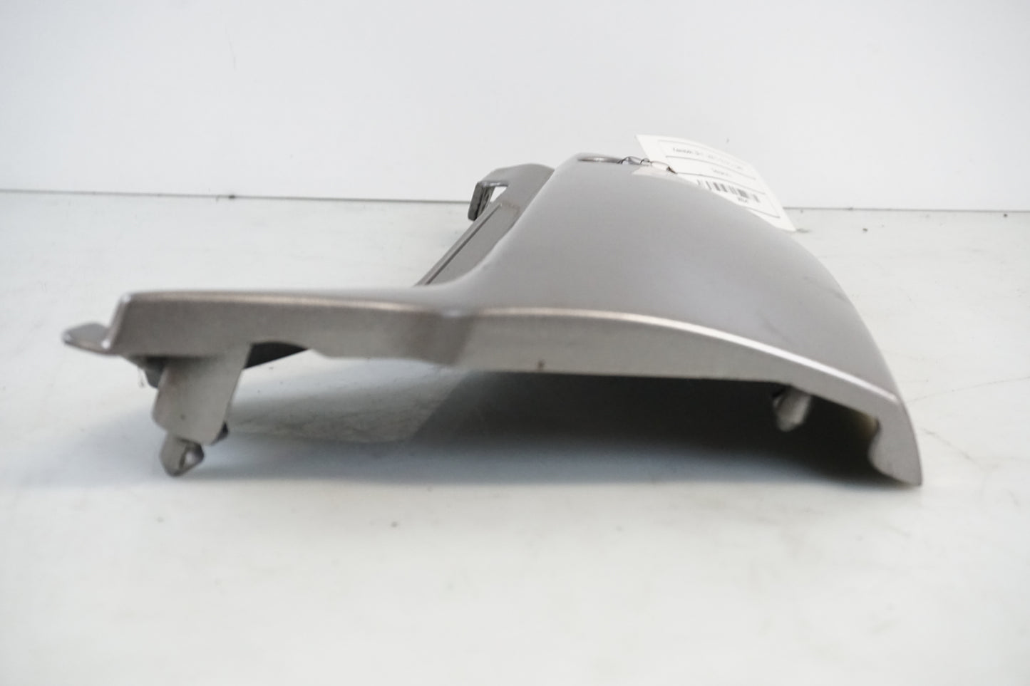 Snett uppifrån på Sidopanel från en Kawasaki ZR-X 1200 S -2001 motorcykel.