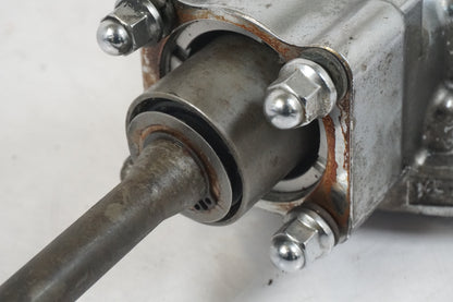 Snett nerifrån på Slutväxel från en Yamaha XV 1100 -1994 motorcykel.