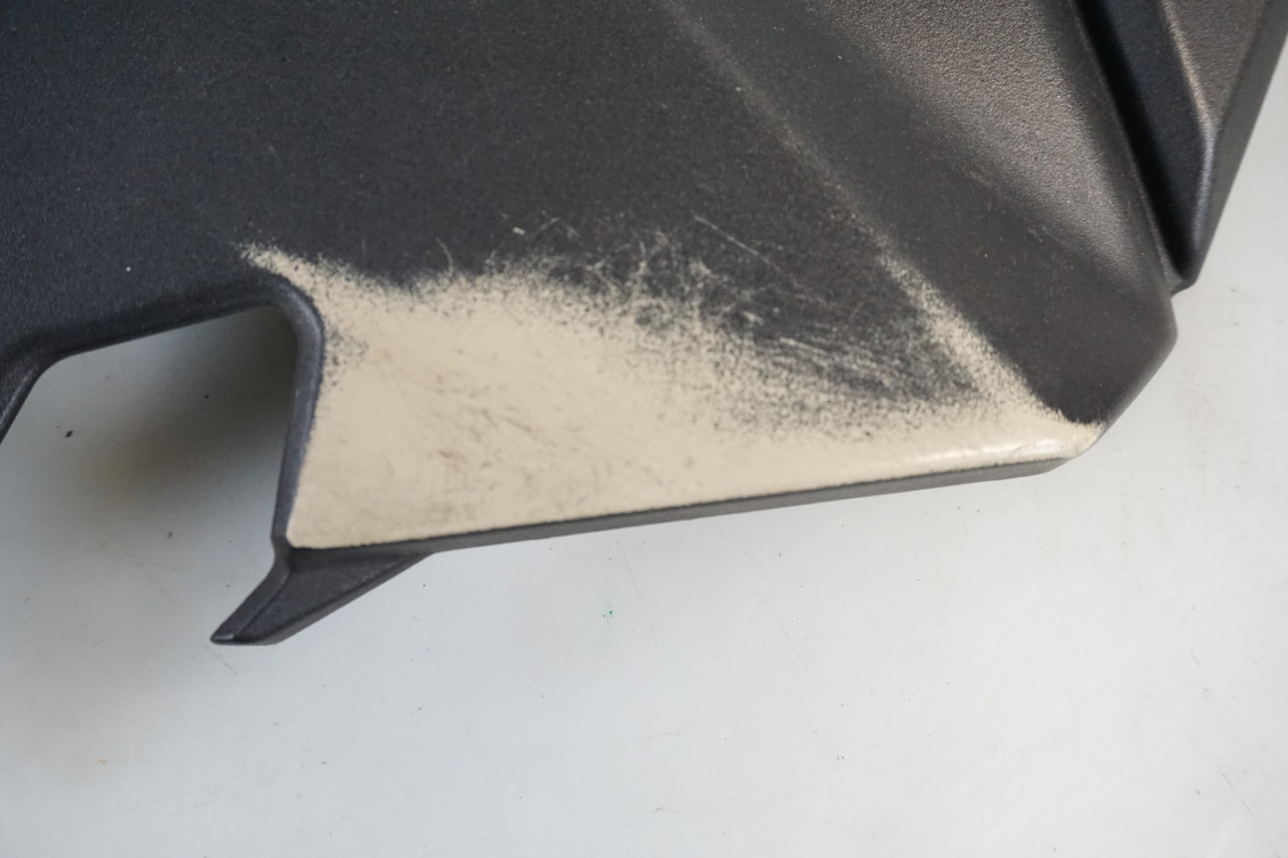 Snett nerifrån på Sidopanel från en Kawasaki Z 750 -2008 motorcykel.