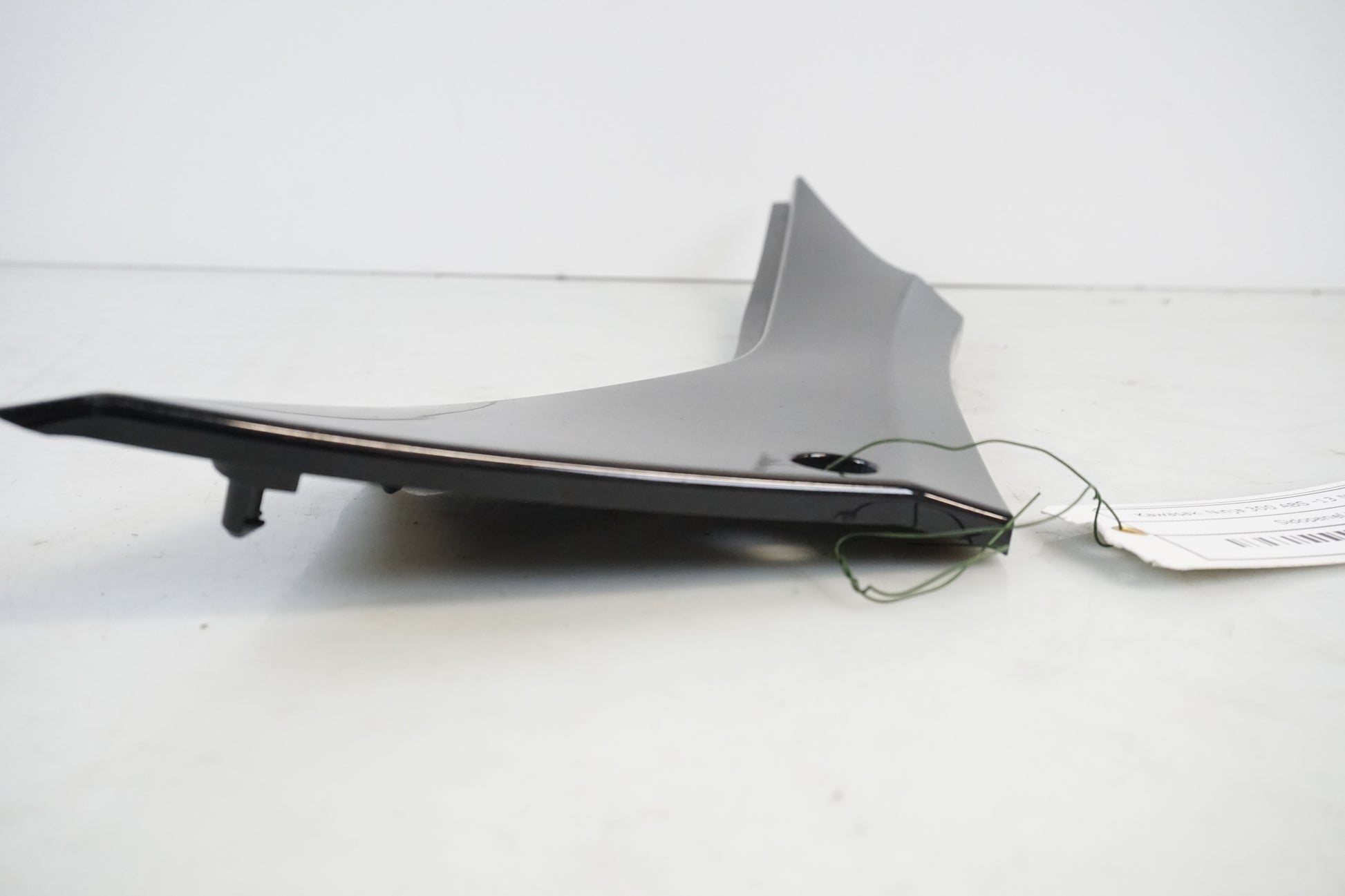 Snett uppifrån på Sidopanel från en Kawasaki Ninja 300 -2013 motorcykel.