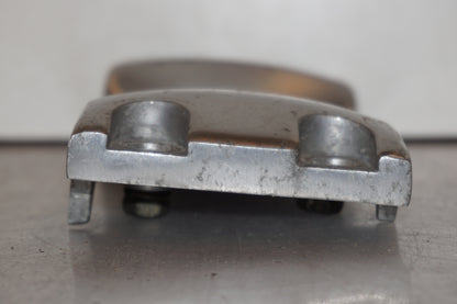 Snett uppifrån på Framskärmens aluplatta från en Yamaha XV 1100 -1998 motorcykel.