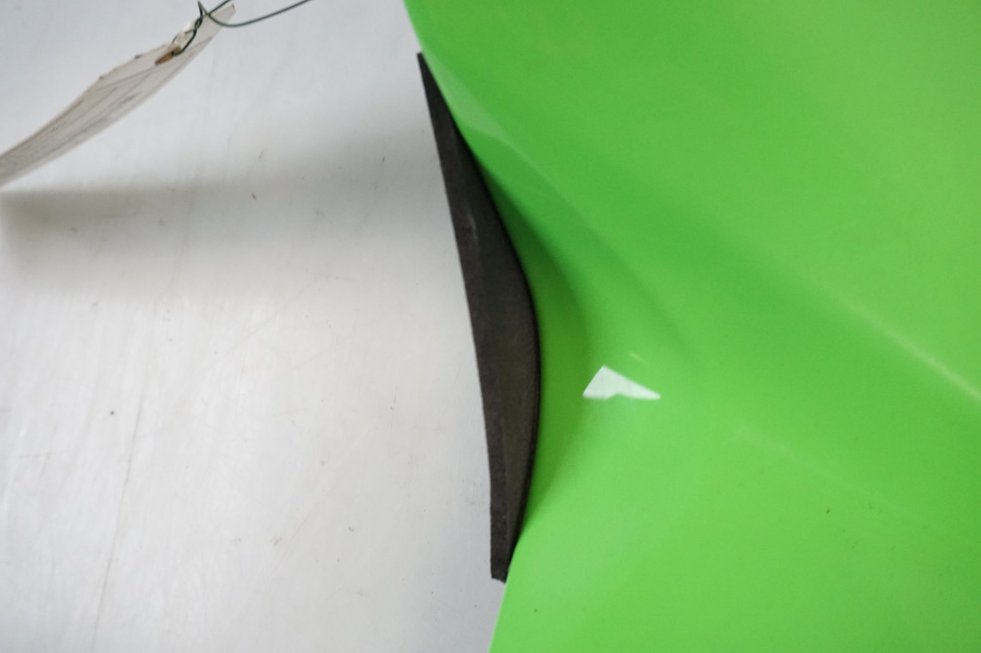 Snett nerifrån på Sidopanel från en Kawasaki ZX-10R -2007 motorcykel.