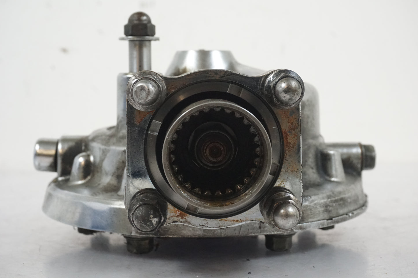 Snett uppifrån på Slutväxel från en Yamaha XV 1100 -1996 motorcykel.