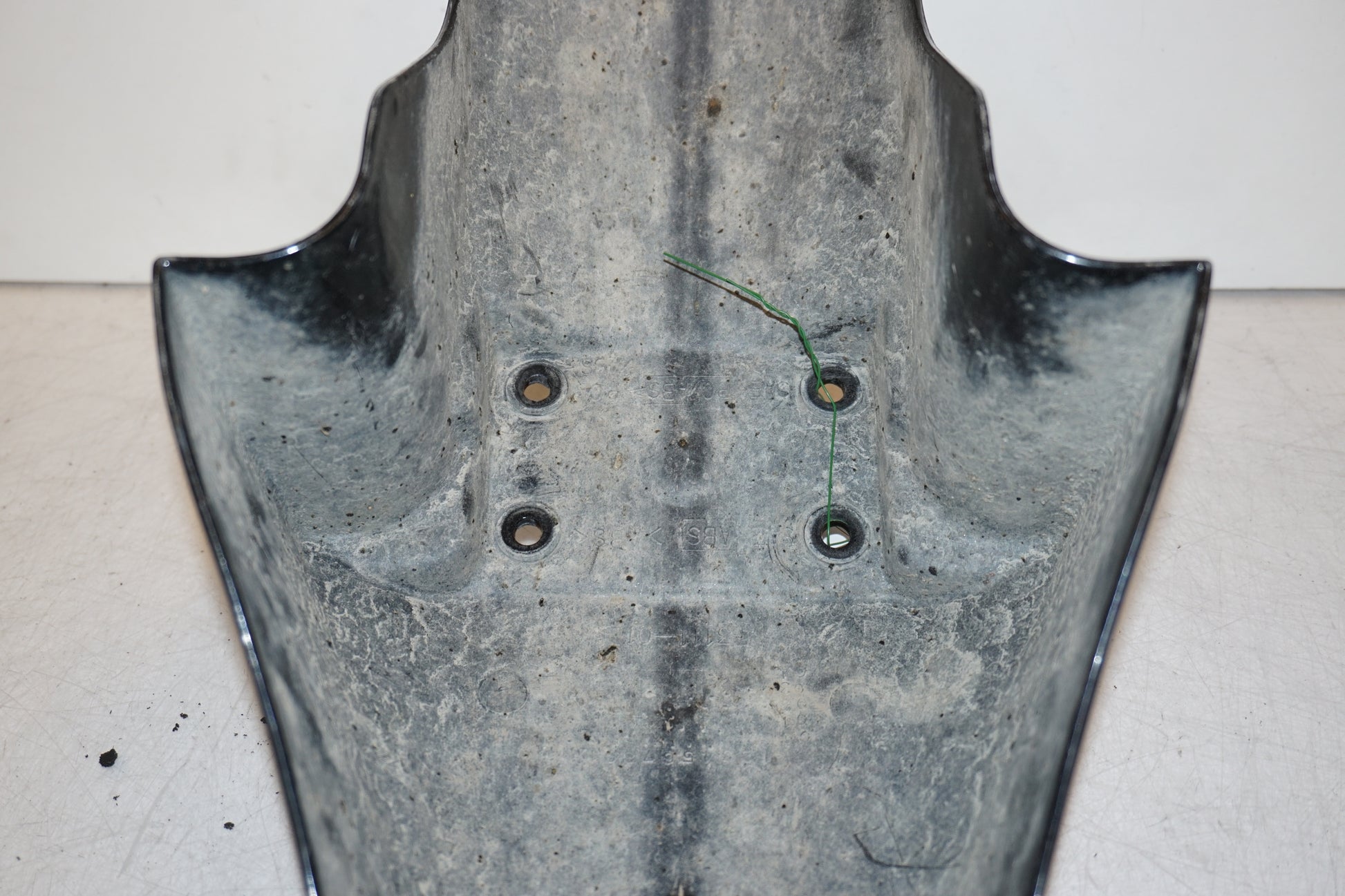 Extrabild3 på Framskärm från en Suzuki GS 500 -2005 motorcykel.