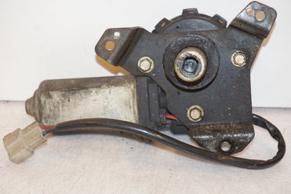 Snett nerifrån på Vindrutemotor från en Suzuki GSX 1100 F -1988 motorcykel.