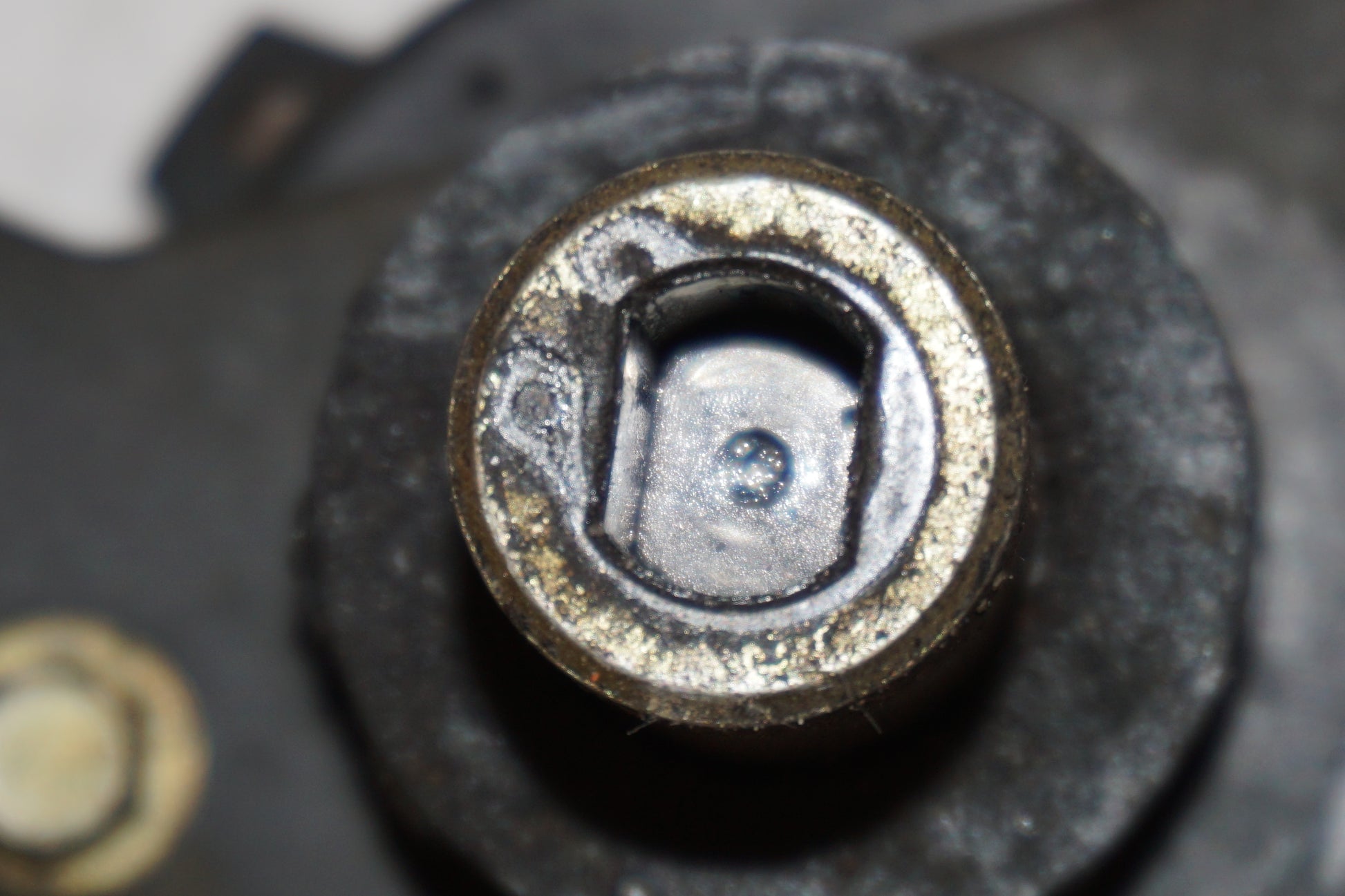 Extrabild4 på Vindrutemotor från en Suzuki GSX 1100 F -1988 motorcykel.