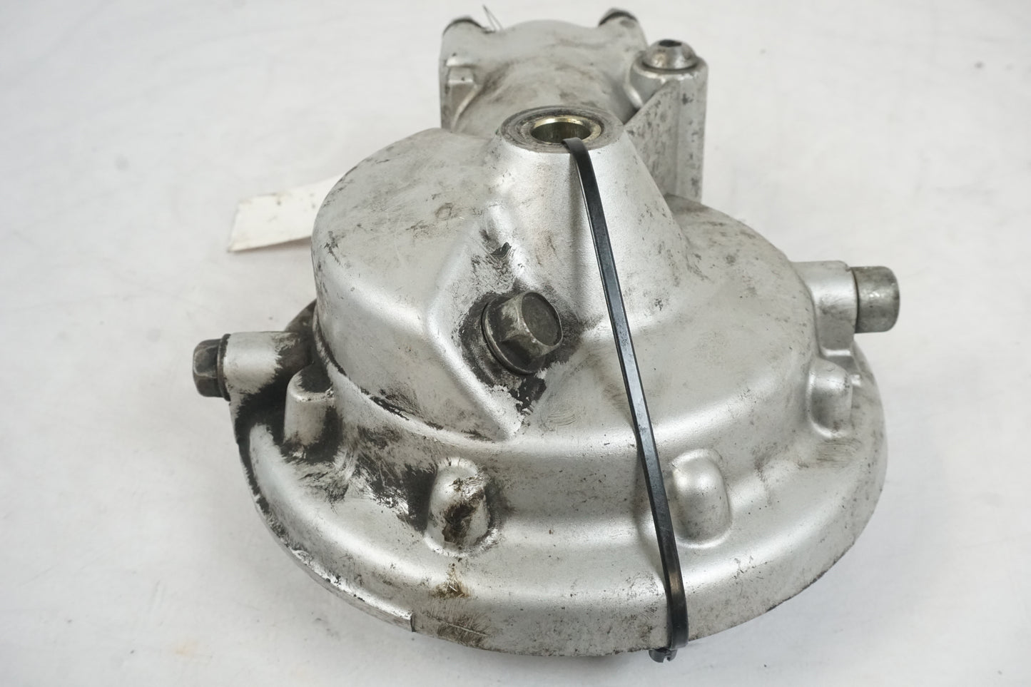 Snett uppifrån på Slutväxel från en Yamaha BT 1100 -2002 motorcykel.