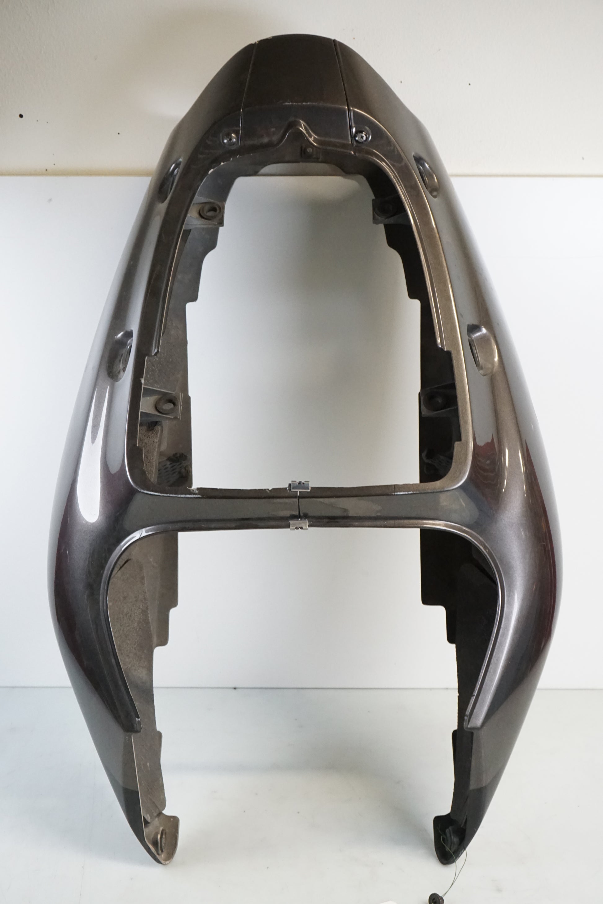 Framsidan på Bakvinge från en Kawasaki ZX-9R -1996 motorcykel.