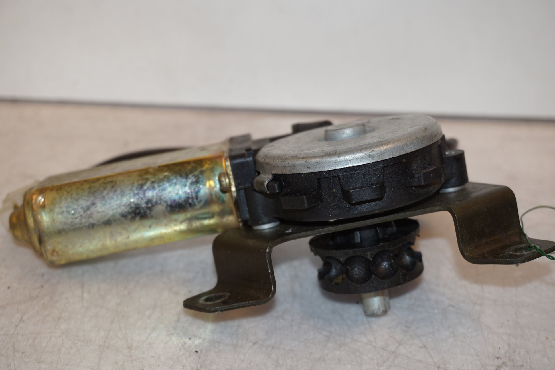 Baksidan på Vindrutemotor från en Suzuki GSX 1100 F -1991 motorcykel.