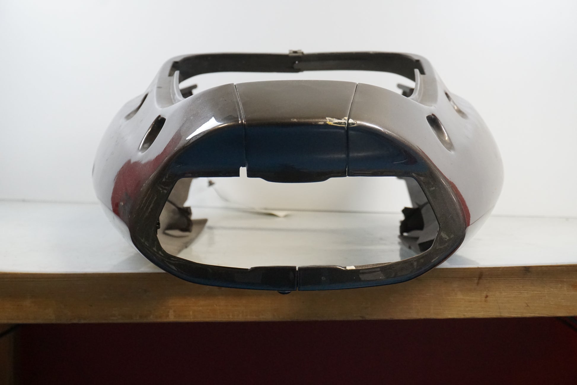 Baksidan på Bakvinge från en Kawasaki ZX-9R -1996 motorcykel.