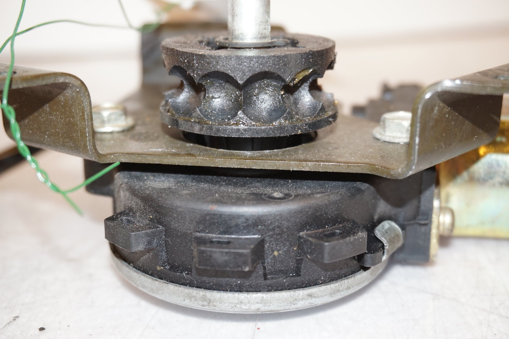 Extrabild3 på Vindrutemotor från en Suzuki GSX 1100 F -1991 motorcykel.