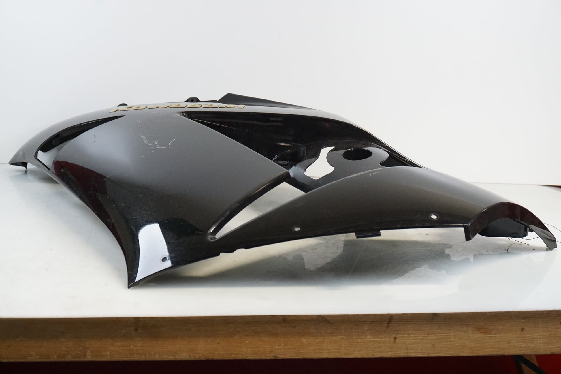 Baksidan på Sidkåpa från en Kawasaki ZZ-R 1400 -2010 motorcykel.